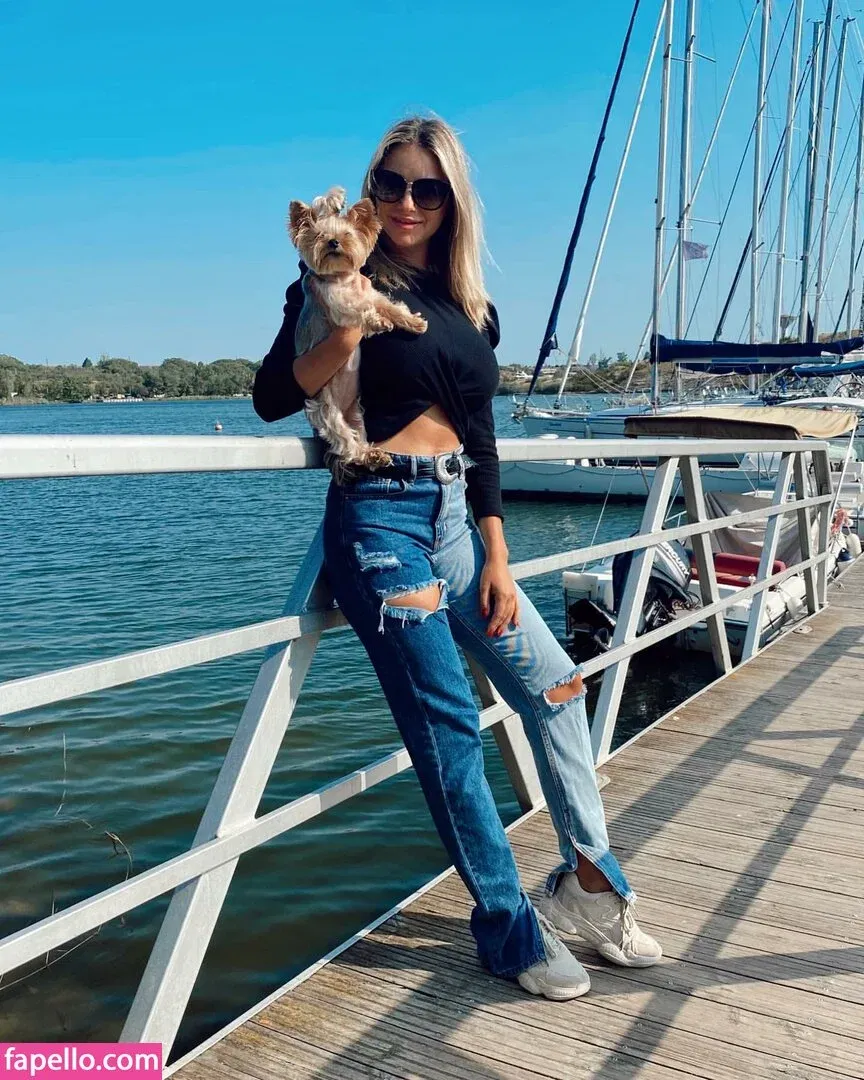 Andreea Ungur Onlyfans Photo Gallery 