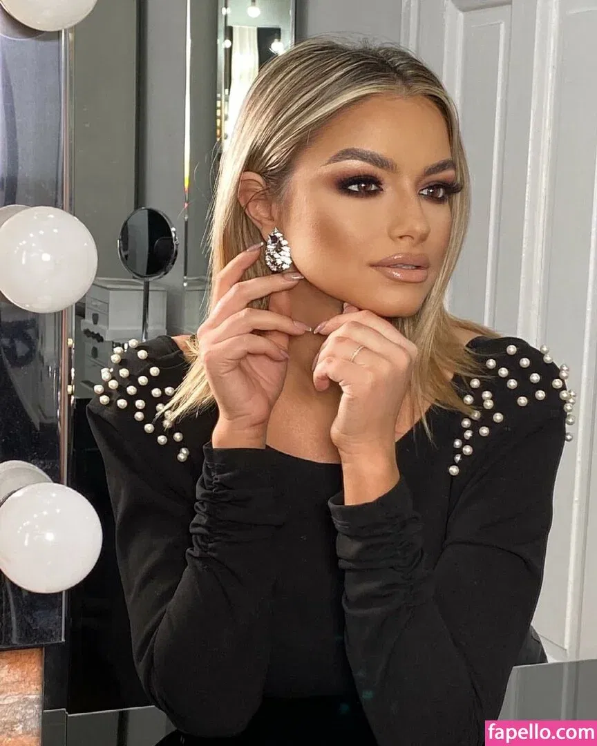 Andreea Ungur Onlyfans Photo Gallery 