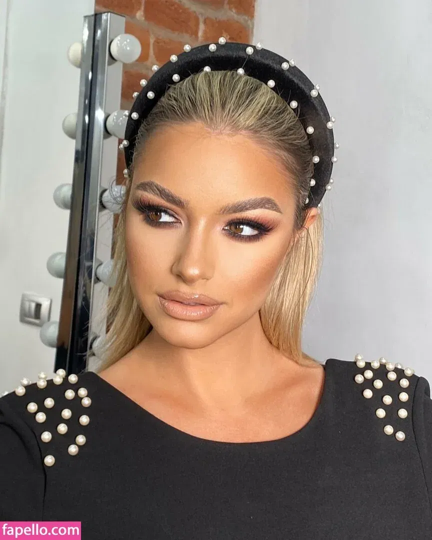 Andreea Ungur Onlyfans Photo Gallery 