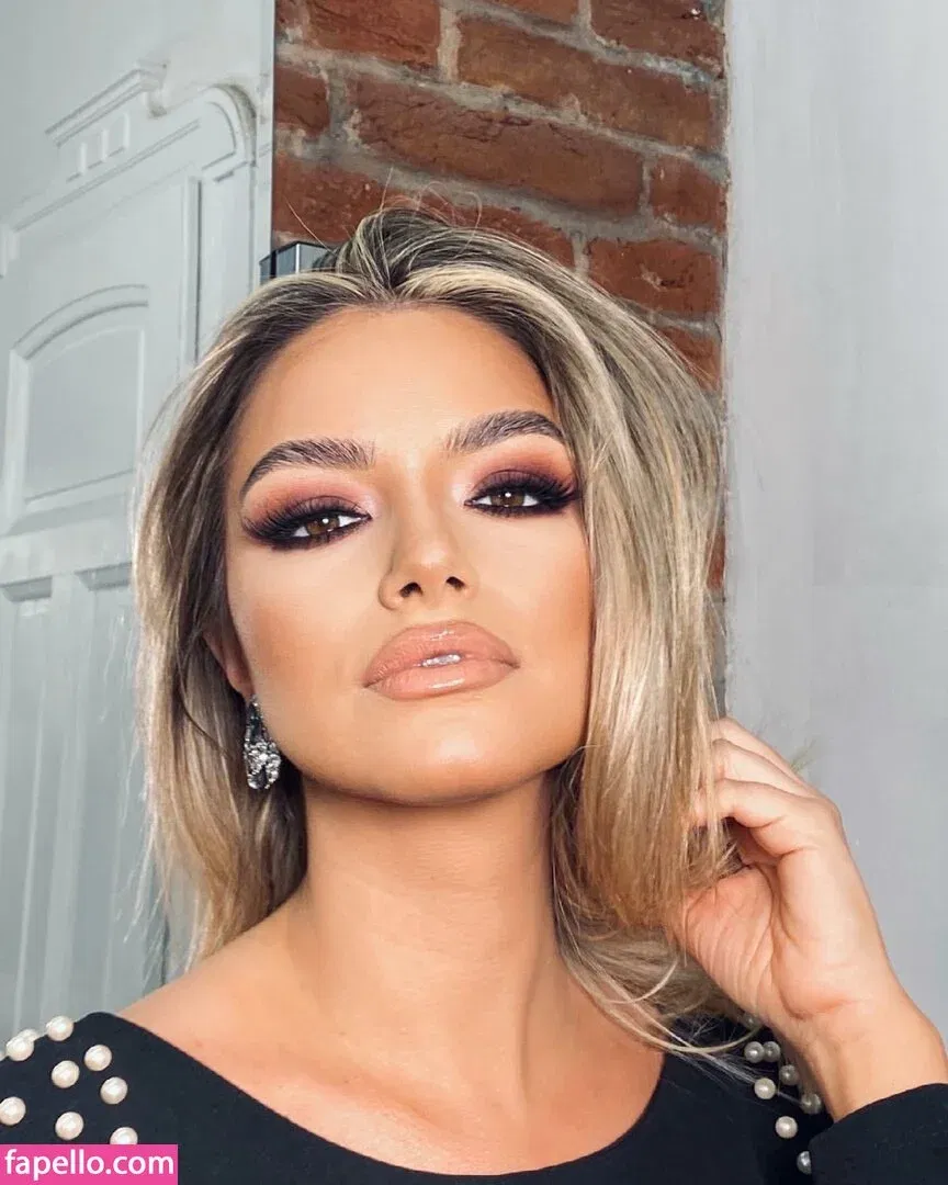 Andreea Ungur Onlyfans Photo Gallery 