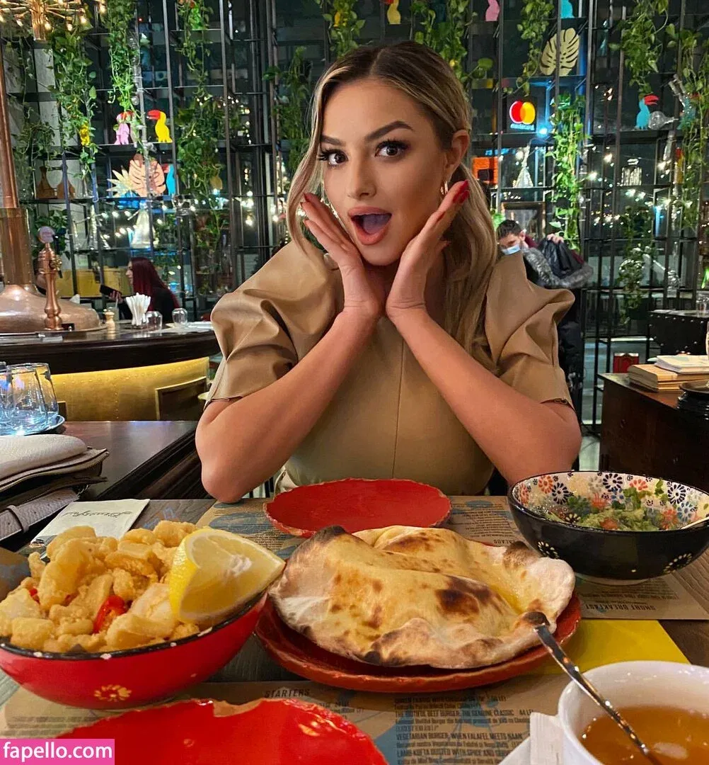 Andreea Ungur Onlyfans Photo Gallery 