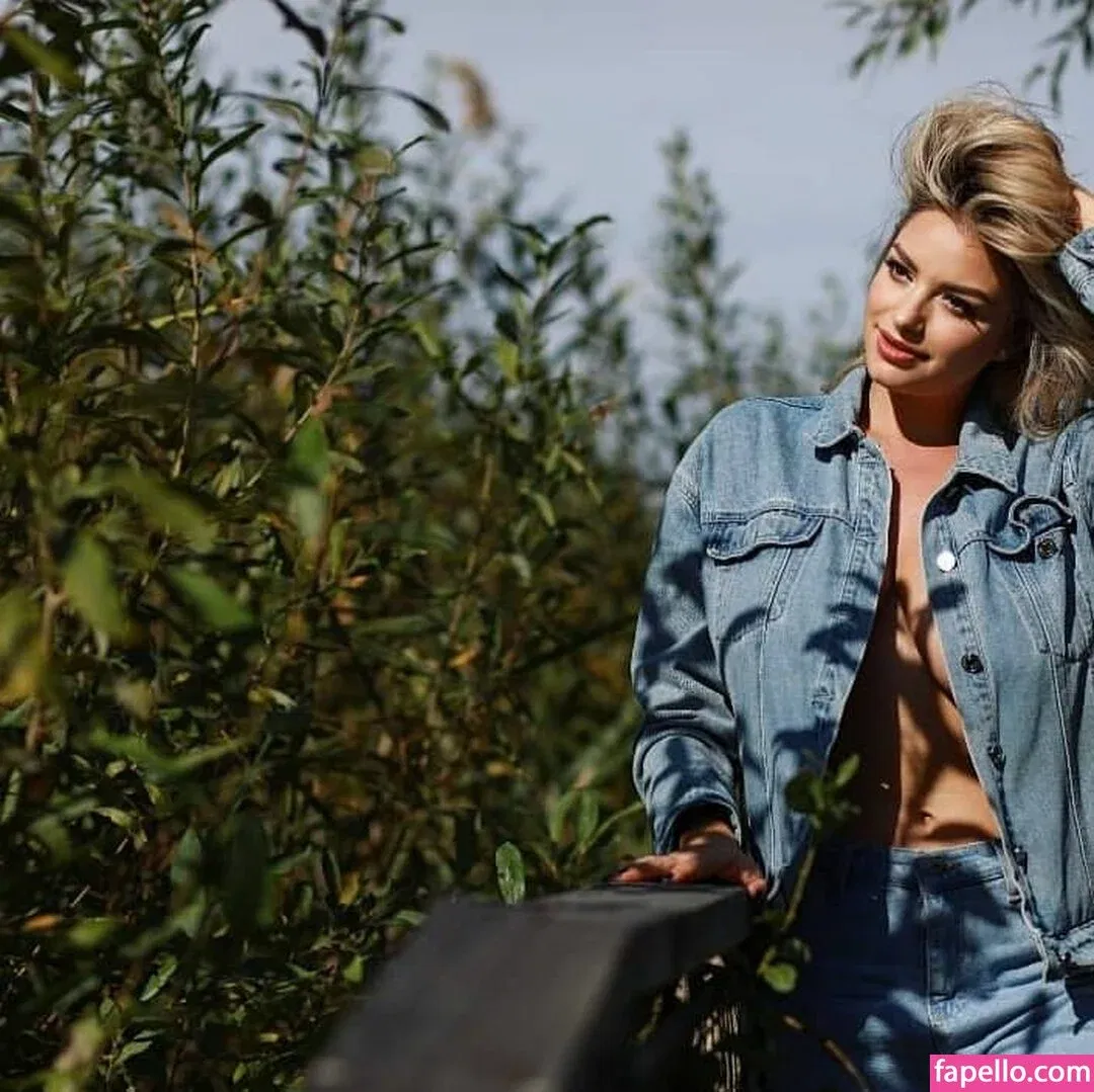 Andreea Ungur Onlyfans Photo Gallery 