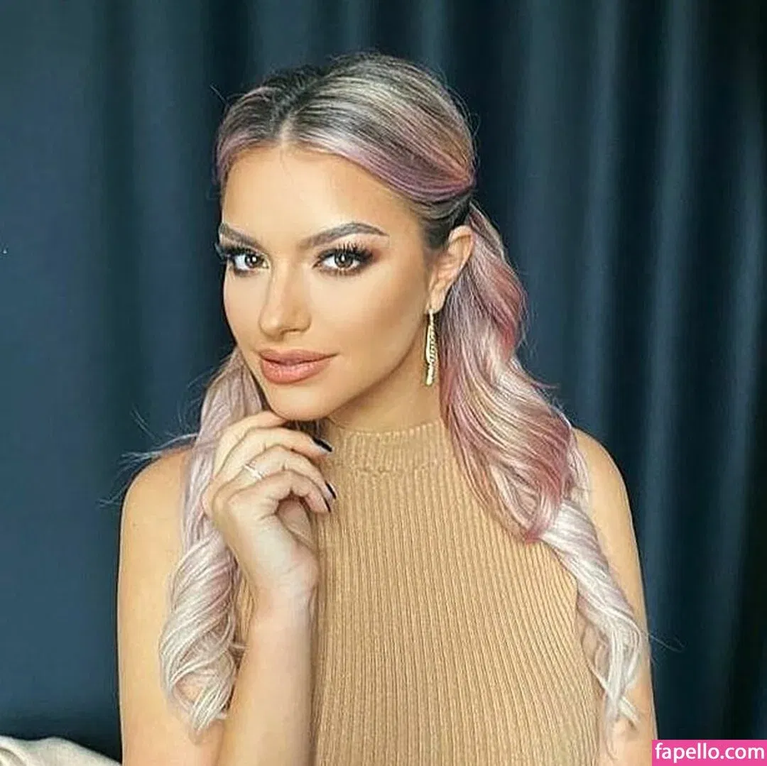 Andreea Ungur Onlyfans Photo Gallery 