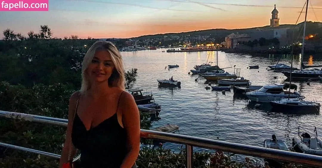 Andreea Ungur Onlyfans Photo Gallery 