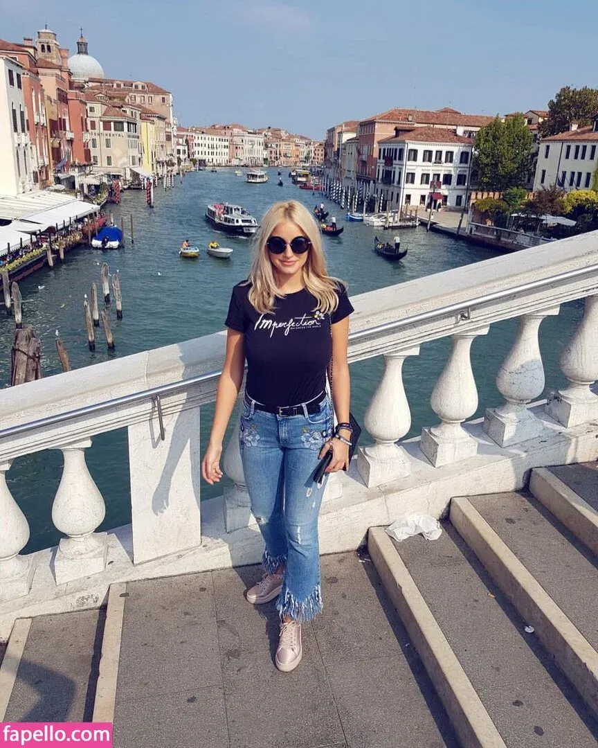 Andreea Ungur Onlyfans Photo Gallery 