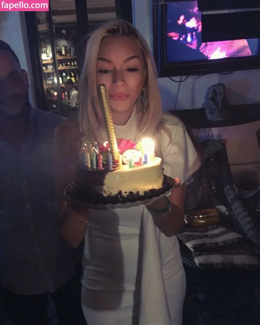 Andreea Ungur Onlyfans Photo Gallery 