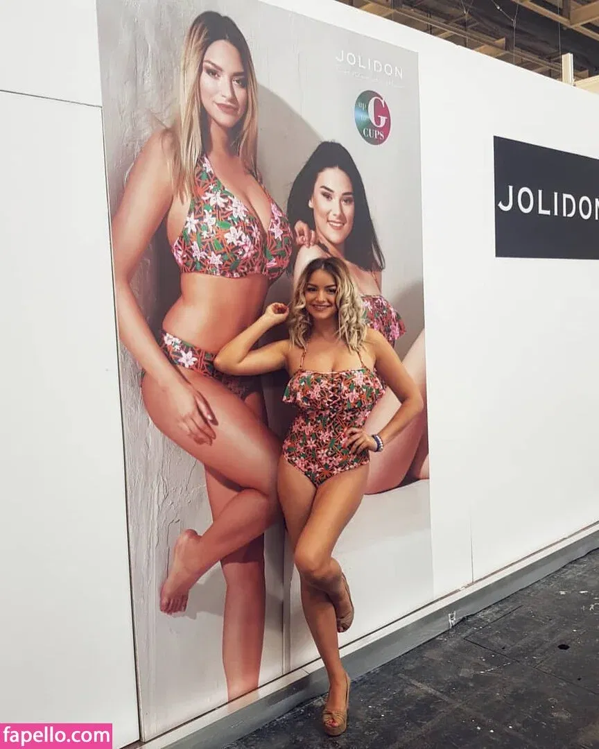 Andreea Ungur Onlyfans Photo Gallery 