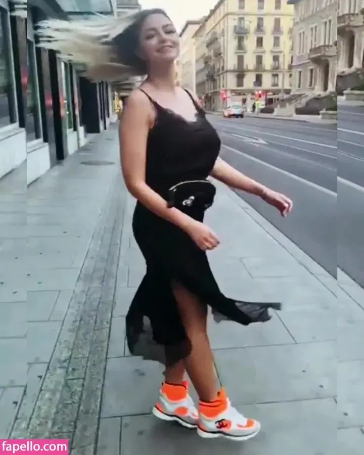 Andreea Ungur Onlyfans Photo Gallery 