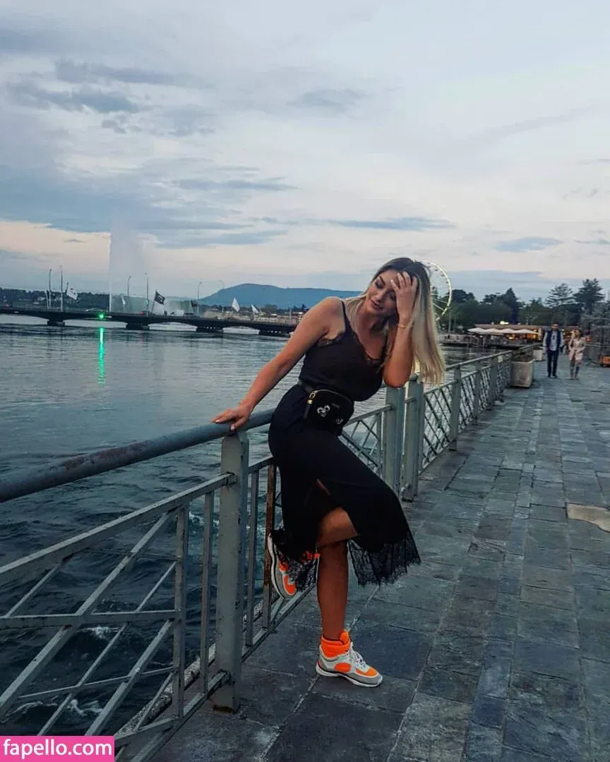 Andreea Ungur Onlyfans Photo Gallery 