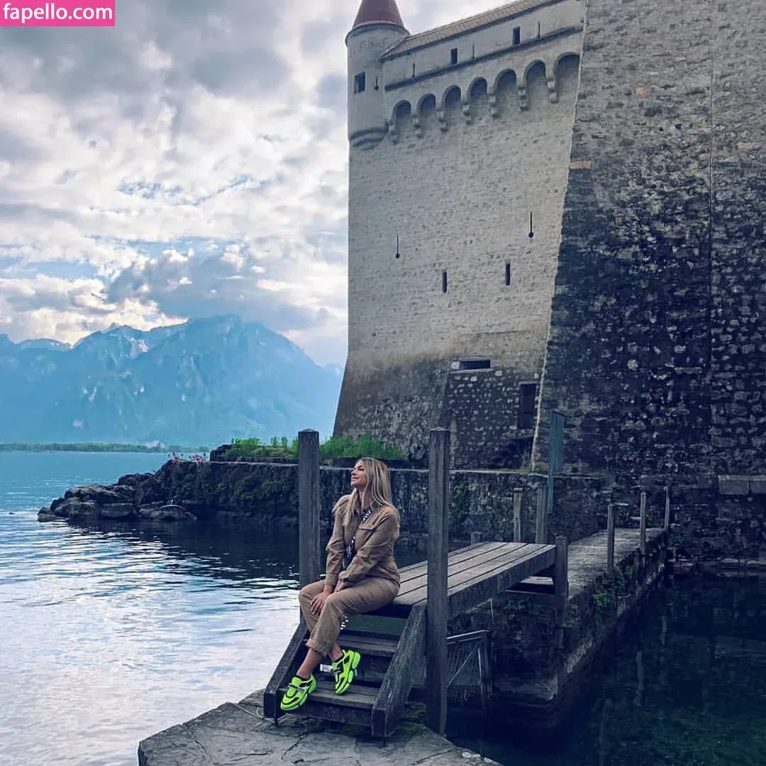 Andreea Ungur Onlyfans Photo Gallery 