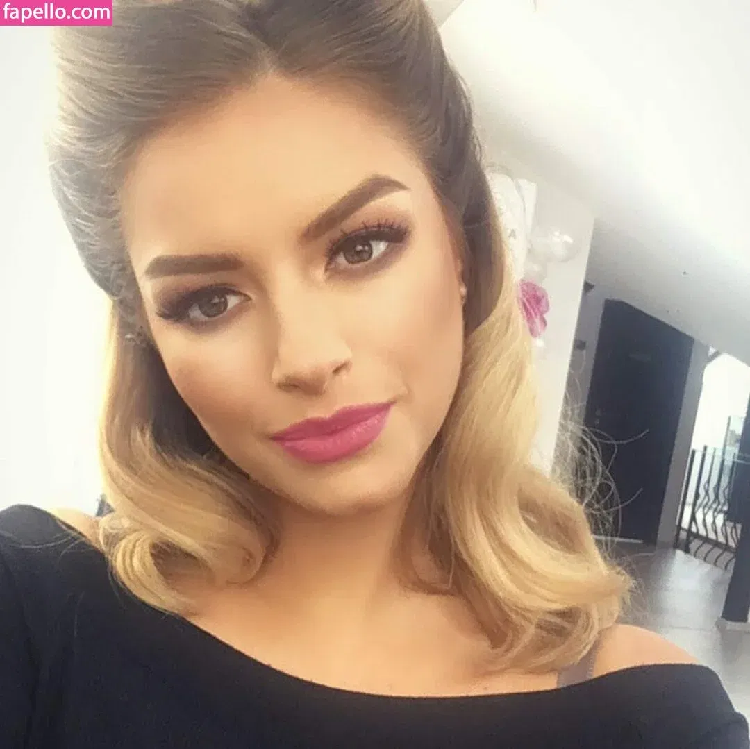 Andreea Ungur Onlyfans Photo Gallery 