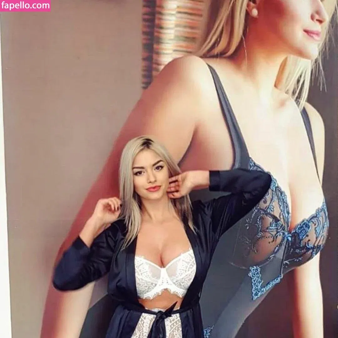 Andreea Ungur Onlyfans Photo Gallery 