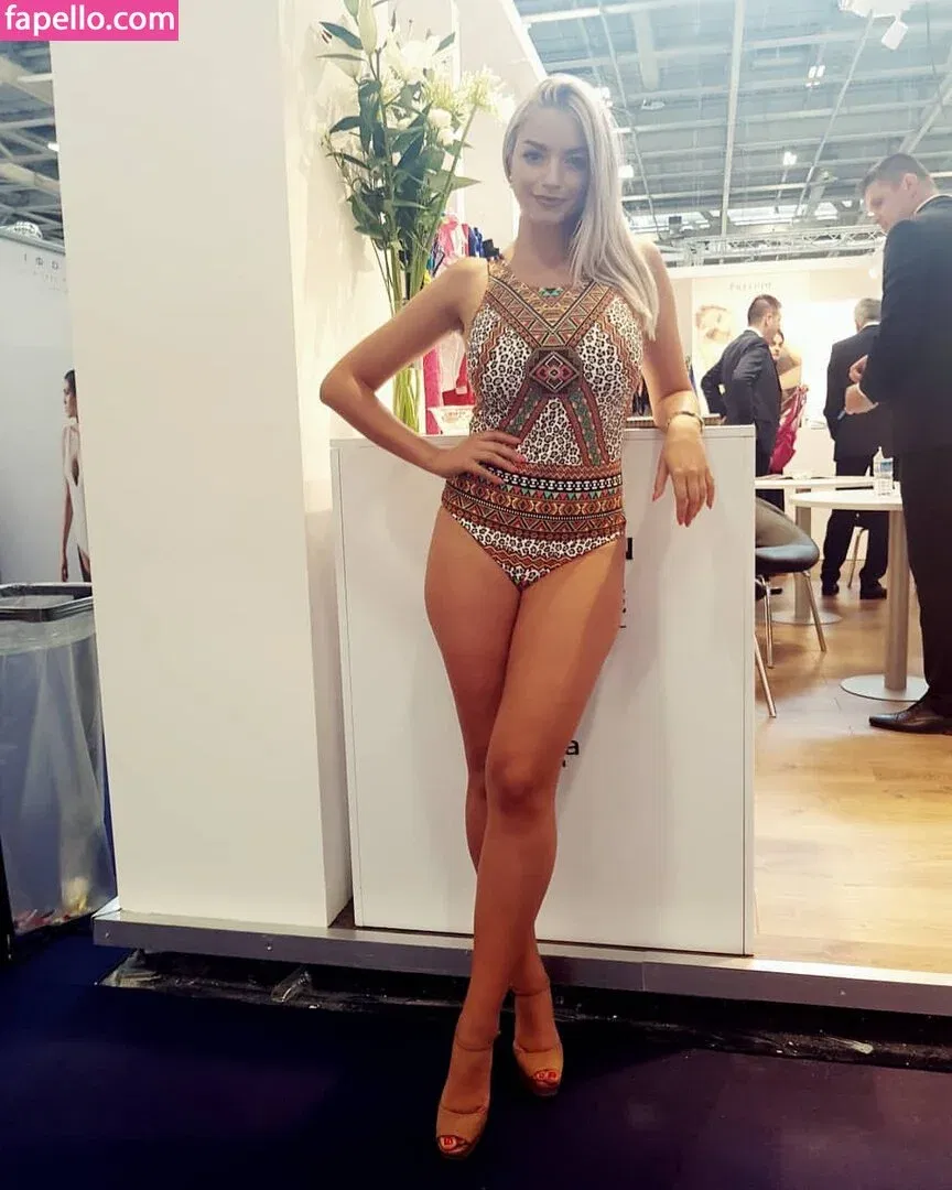 Andreea Ungur Onlyfans Photo Gallery 