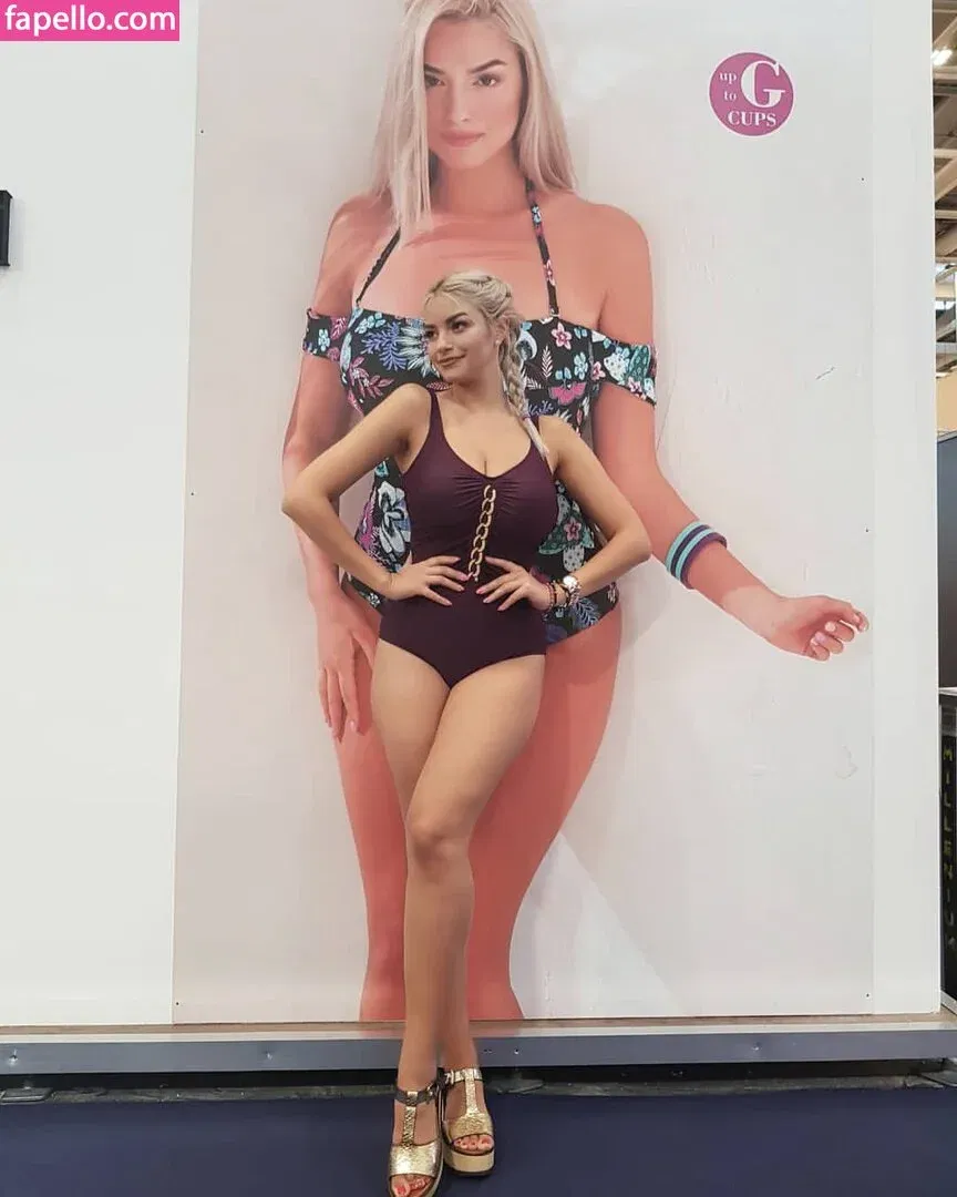 Andreea Ungur Onlyfans Photo Gallery 