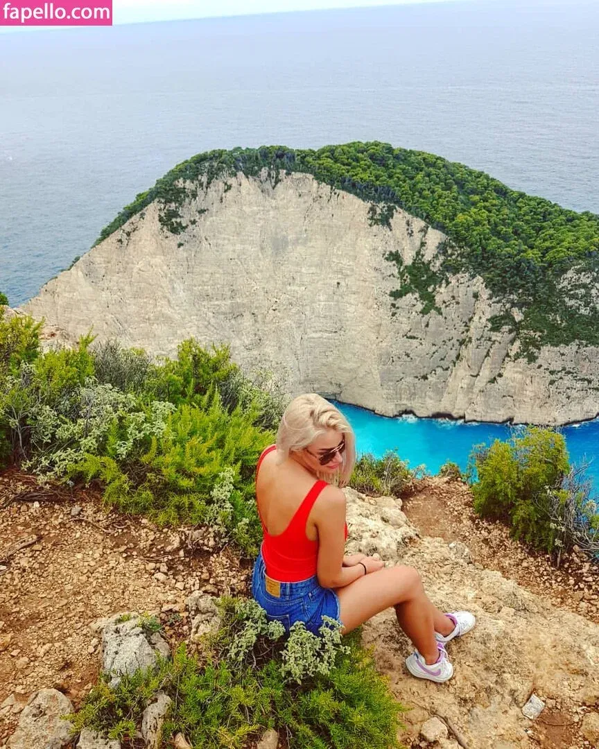 Andreea Ungur Onlyfans Photo Gallery 