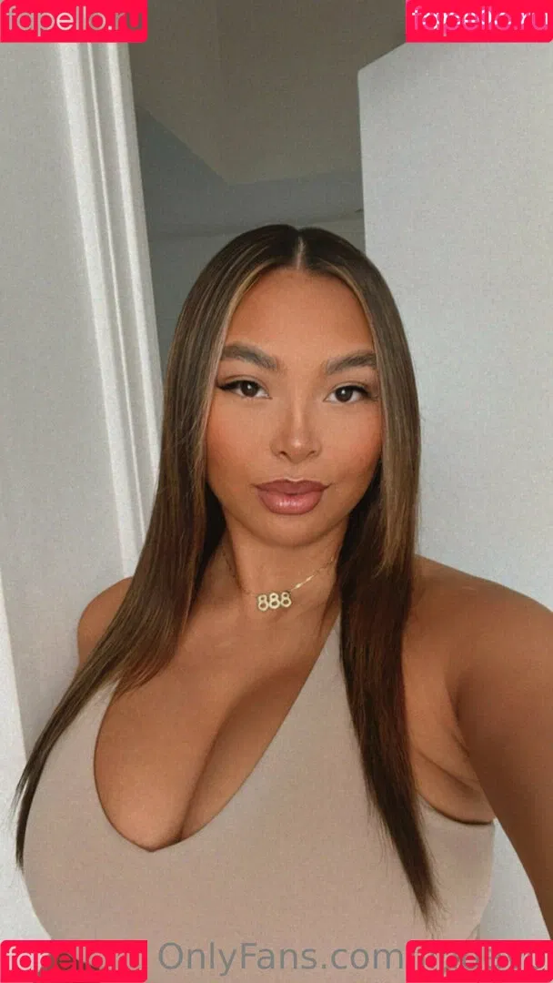 Linda Vo Onlyfans Photo Gallery 