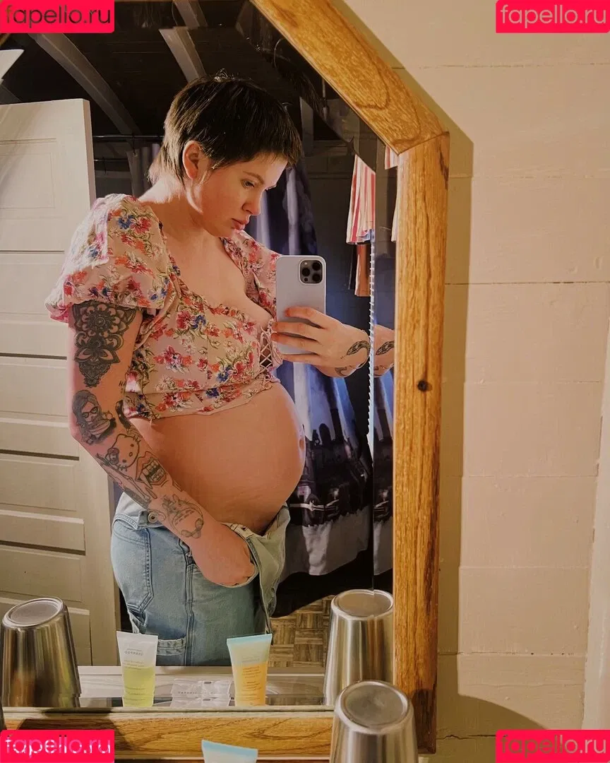 Ireland Baldwin Onlyfans Photo Gallery 