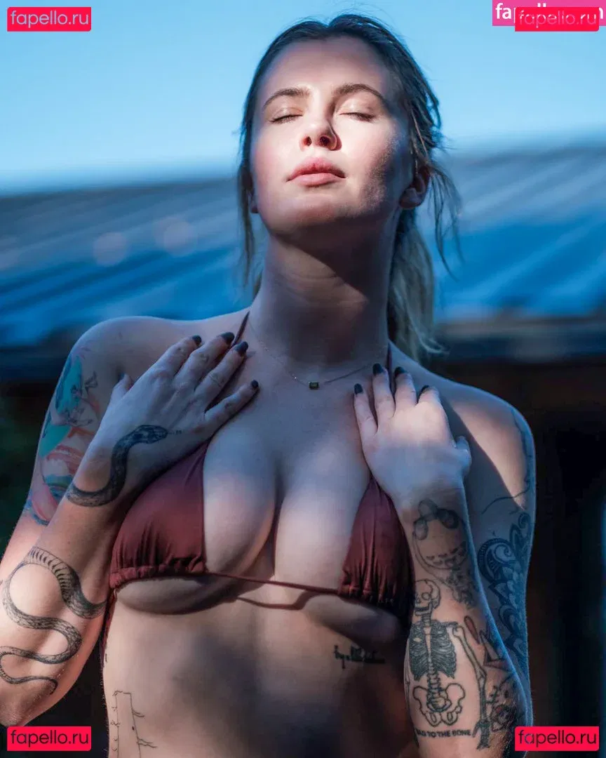 Ireland Baldwin Onlyfans Photo Gallery 