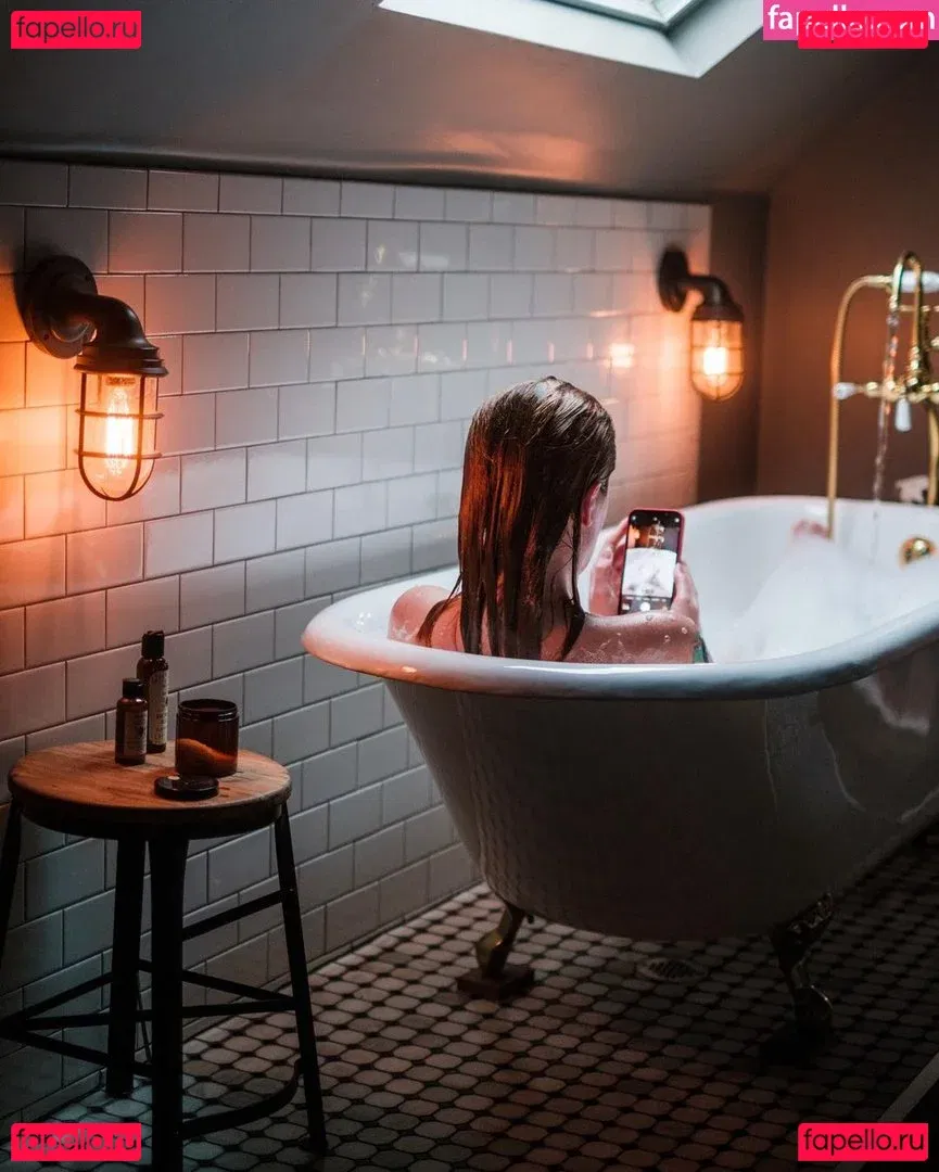 Ireland Baldwin Onlyfans Photo Gallery 