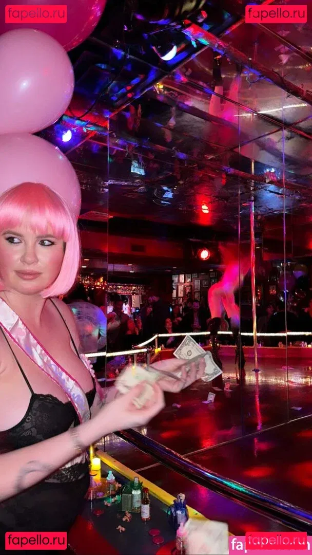 Ireland Baldwin Onlyfans Photo Gallery 