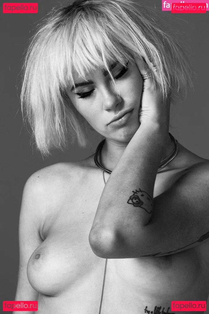 Ireland Baldwin Onlyfans Photo Gallery 