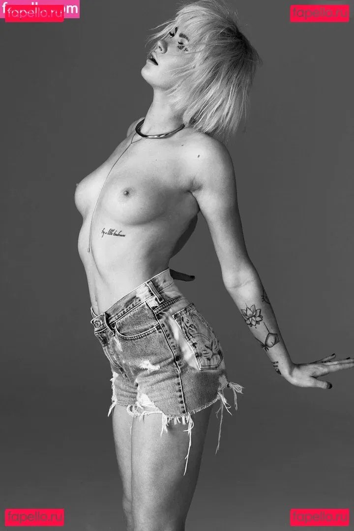 Ireland Baldwin Onlyfans Photo Gallery 