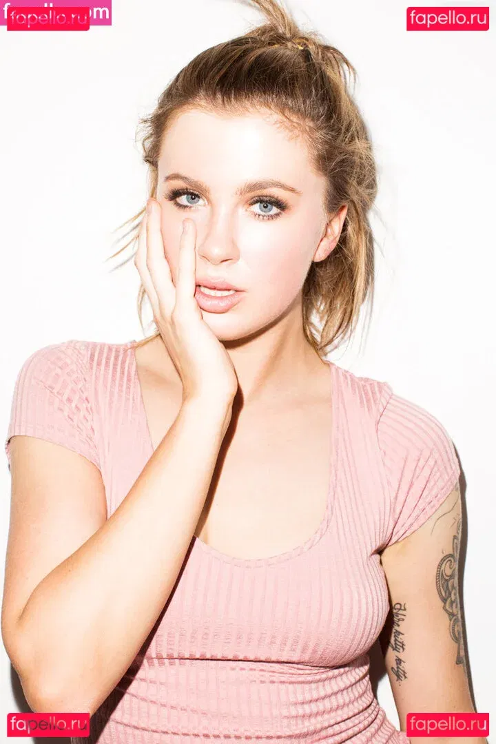 Ireland Baldwin Onlyfans Photo Gallery 