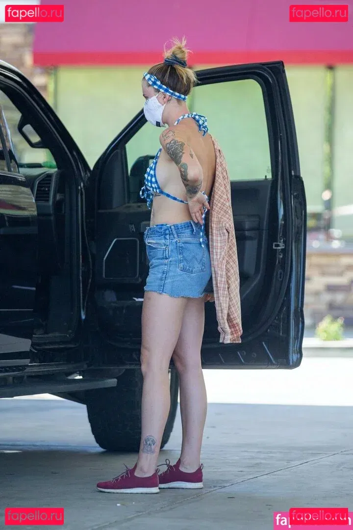 Ireland Baldwin Onlyfans Photo Gallery 