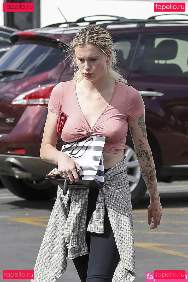 Ireland Baldwin Onlyfans Photo Gallery 