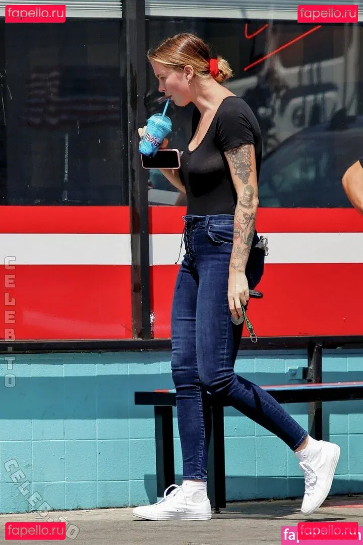 Ireland Baldwin Onlyfans Photo Gallery 