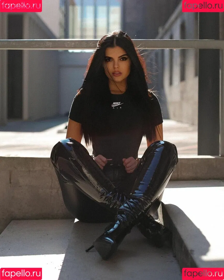 Lara Benjamina Winter Onlyfans Photo Gallery 