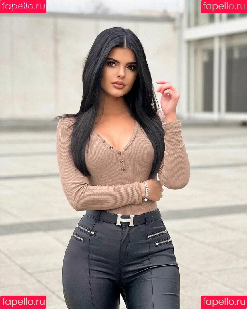 Lara Benjamina Winter Onlyfans Photo Gallery 