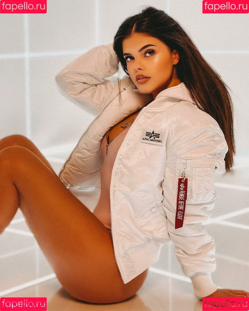 Lara Benjamina Winter Onlyfans Photo Gallery 