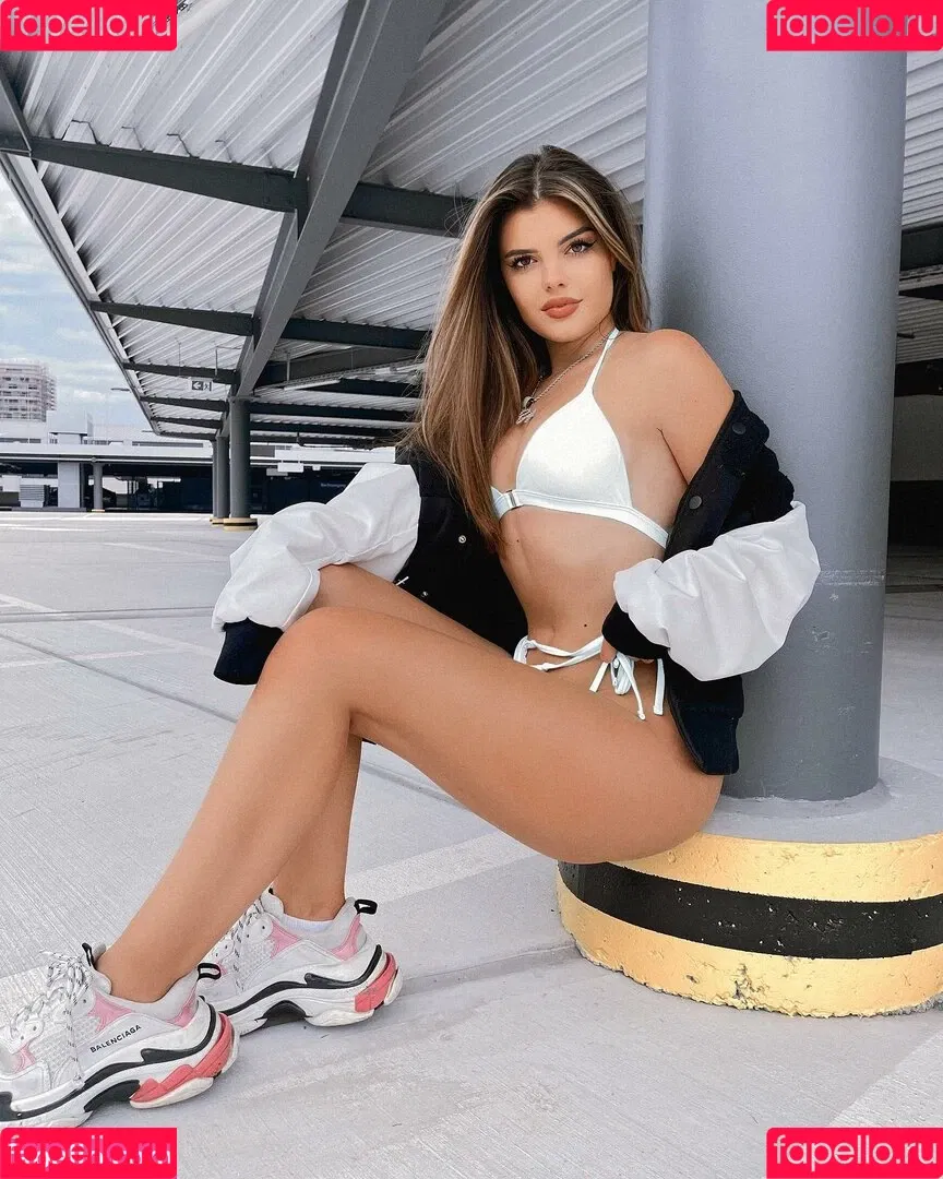 Lara Benjamina Winter Onlyfans Photo Gallery 