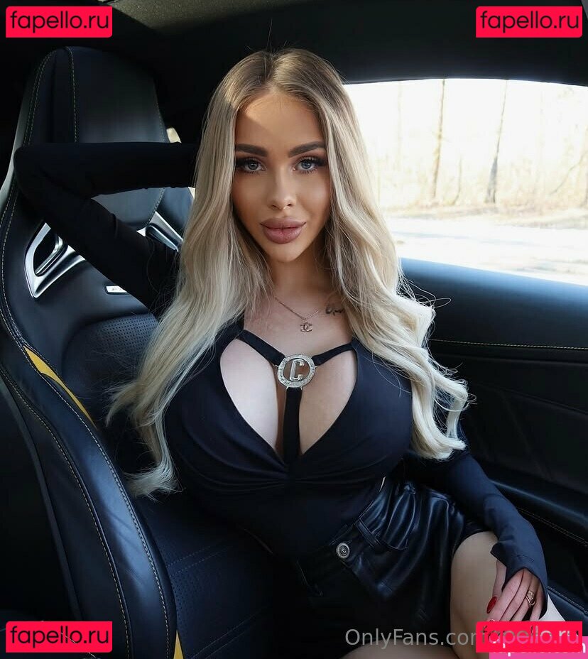 elissa_a / elissazkh Onlyfans Photo Gallery 