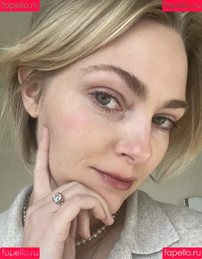 AnnaSophia Robb Onlyfans Photo Gallery 