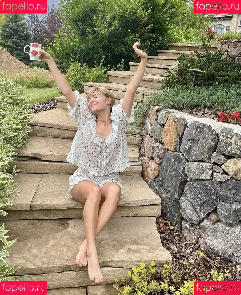 AnnaSophia Robb Onlyfans Photo Gallery 