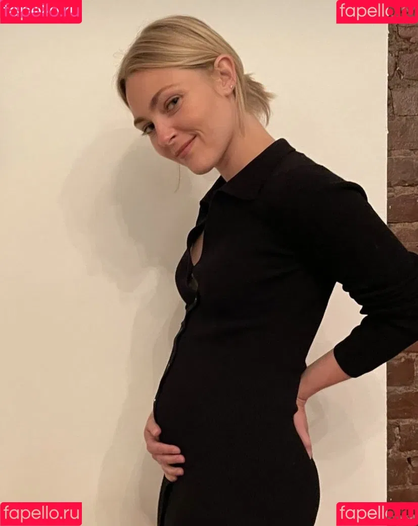 AnnaSophia Robb Onlyfans Photo Gallery 