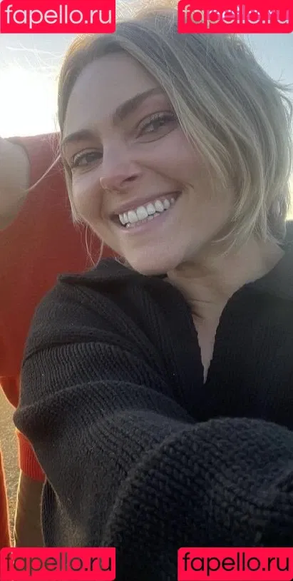 AnnaSophia Robb Onlyfans Photo Gallery 