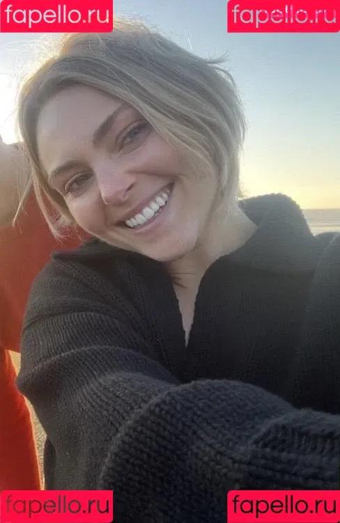 AnnaSophia Robb Onlyfans Photo Gallery 