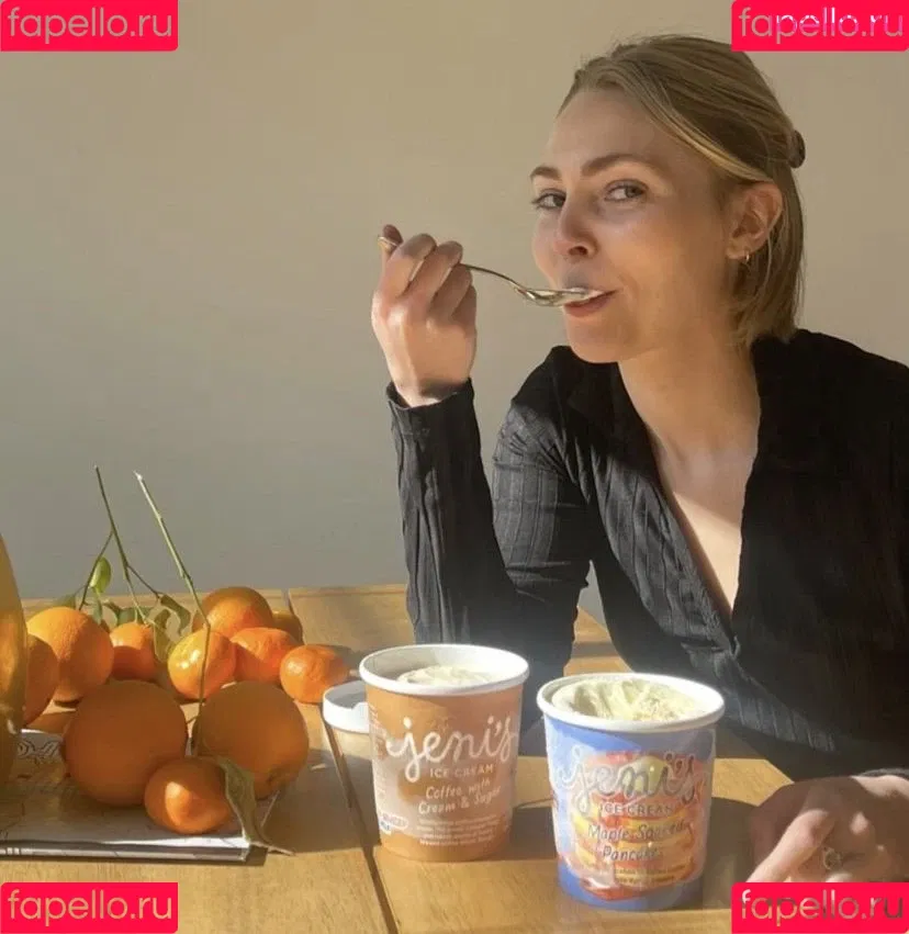 AnnaSophia Robb Onlyfans Photo Gallery 