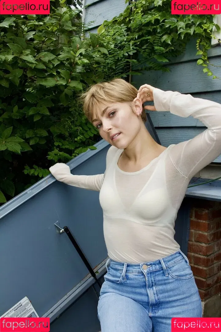 AnnaSophia Robb Onlyfans Photo Gallery 