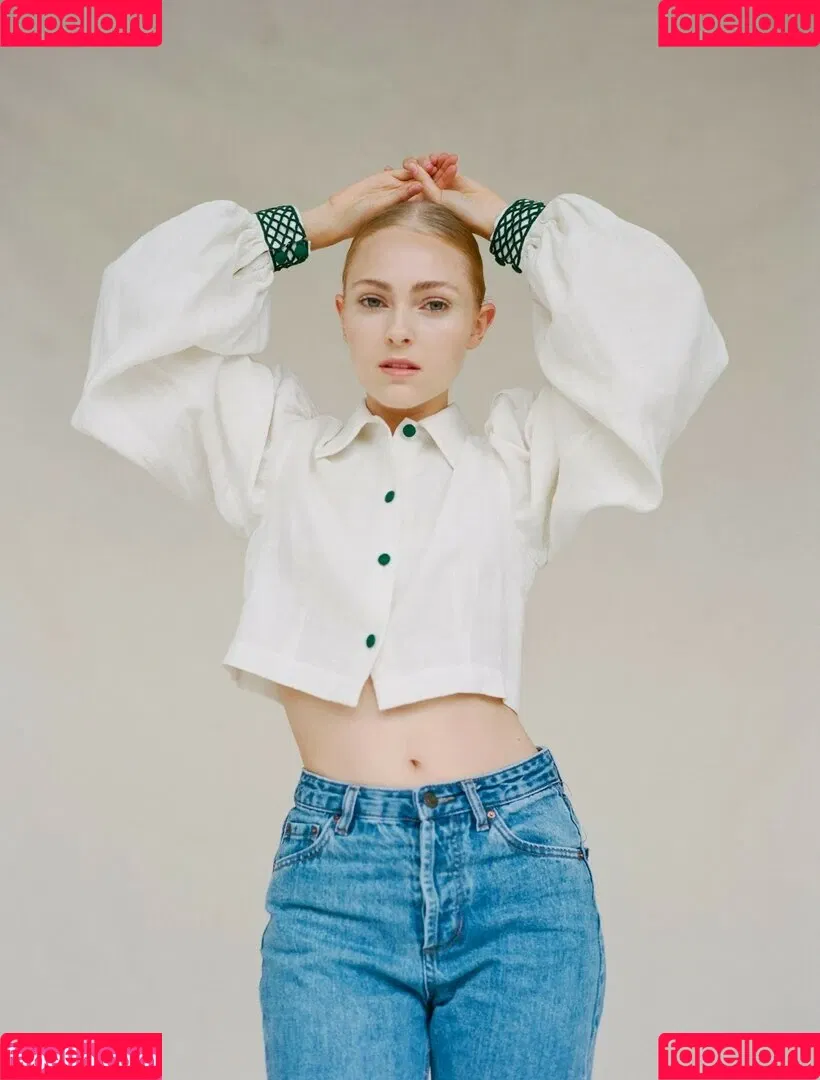 AnnaSophia Robb Onlyfans Photo Gallery 