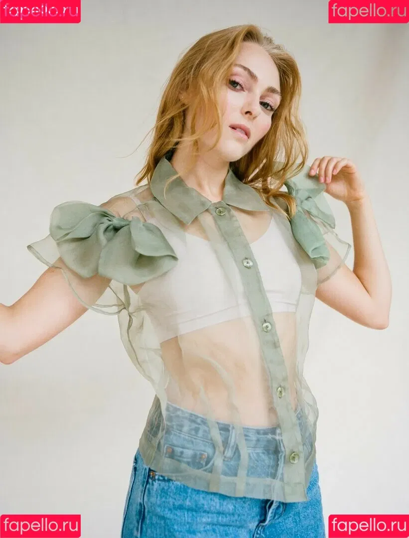 AnnaSophia Robb Onlyfans Photo Gallery 