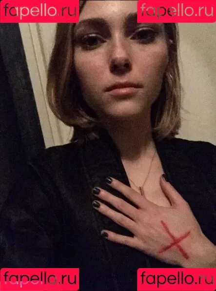 AnnaSophia Robb Onlyfans Photo Gallery 
