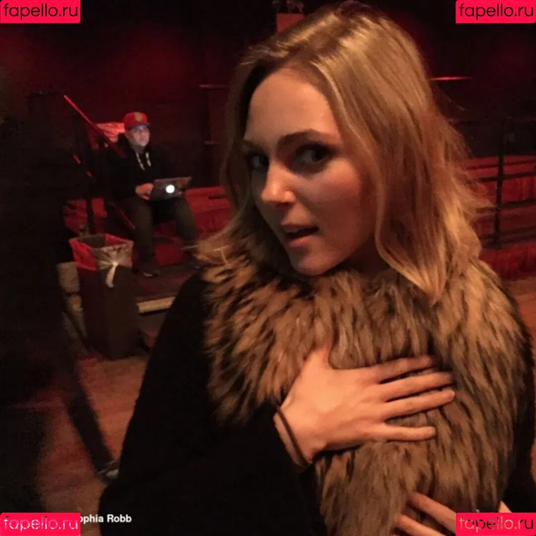 AnnaSophia Robb Onlyfans Photo Gallery 