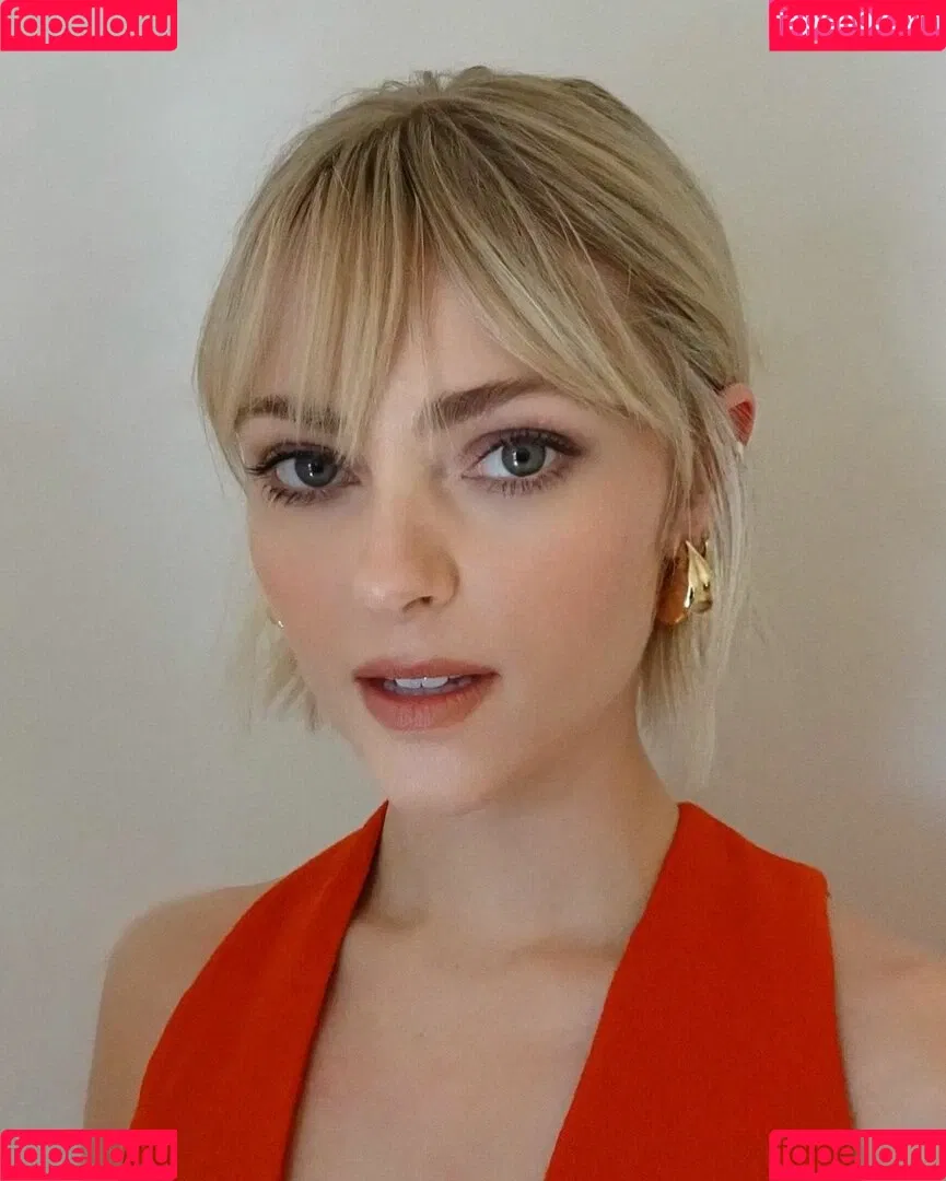 AnnaSophia Robb Onlyfans Photo Gallery 
