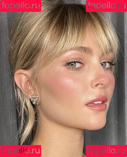 AnnaSophia Robb Onlyfans Photo Gallery 