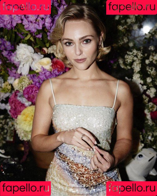 AnnaSophia Robb Onlyfans Photo Gallery 