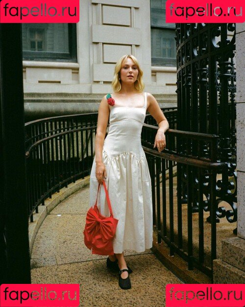 AnnaSophia Robb Onlyfans Photo Gallery 